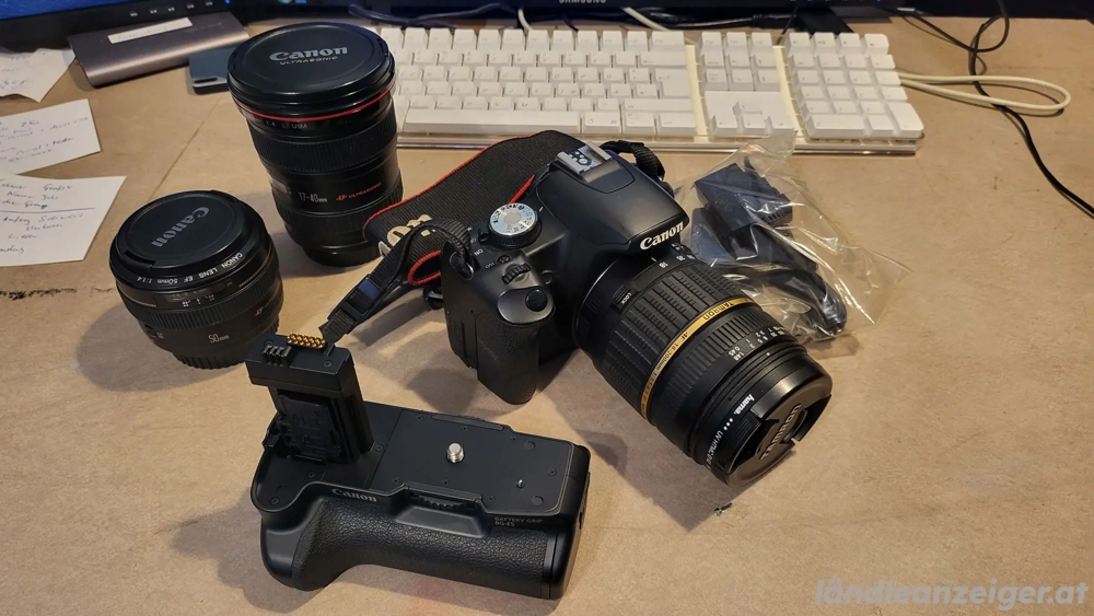 Canon EOS 500D + 18-200 Objektiv + Batteriegriff