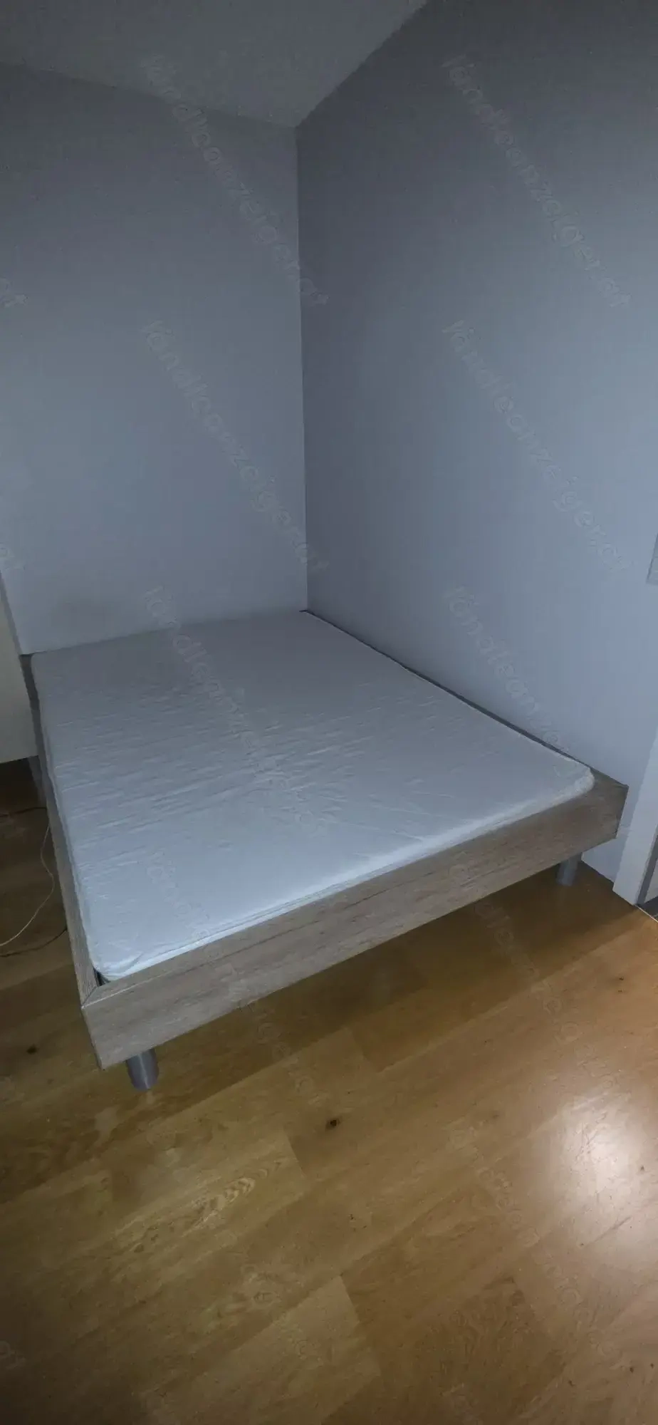 Jugendbett zu verschenken 