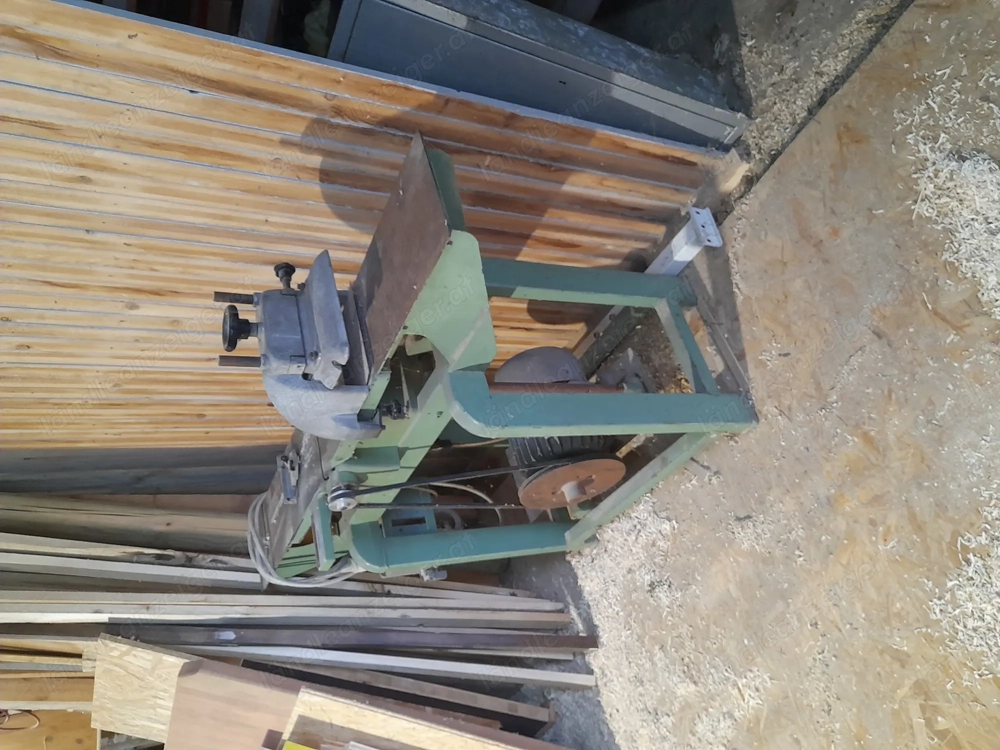 Holzbearbeitungsmaschine