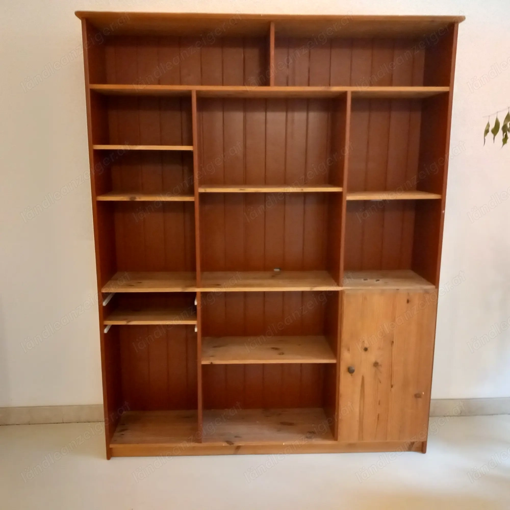 Regal in Rot zu verschenken 