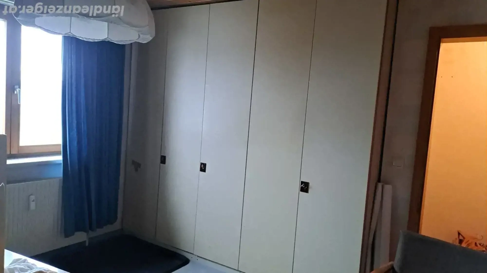 5türiger Kasten, Kommode, 2 Nachtkästchen