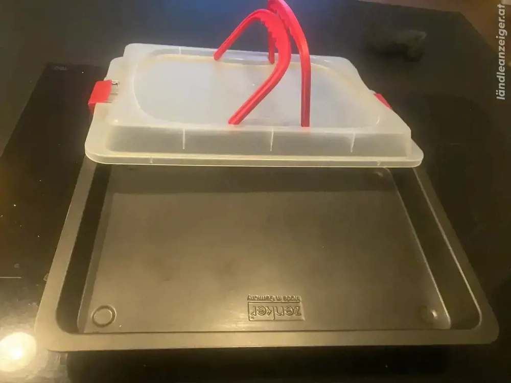 Kuchenbackblech mit Deckel