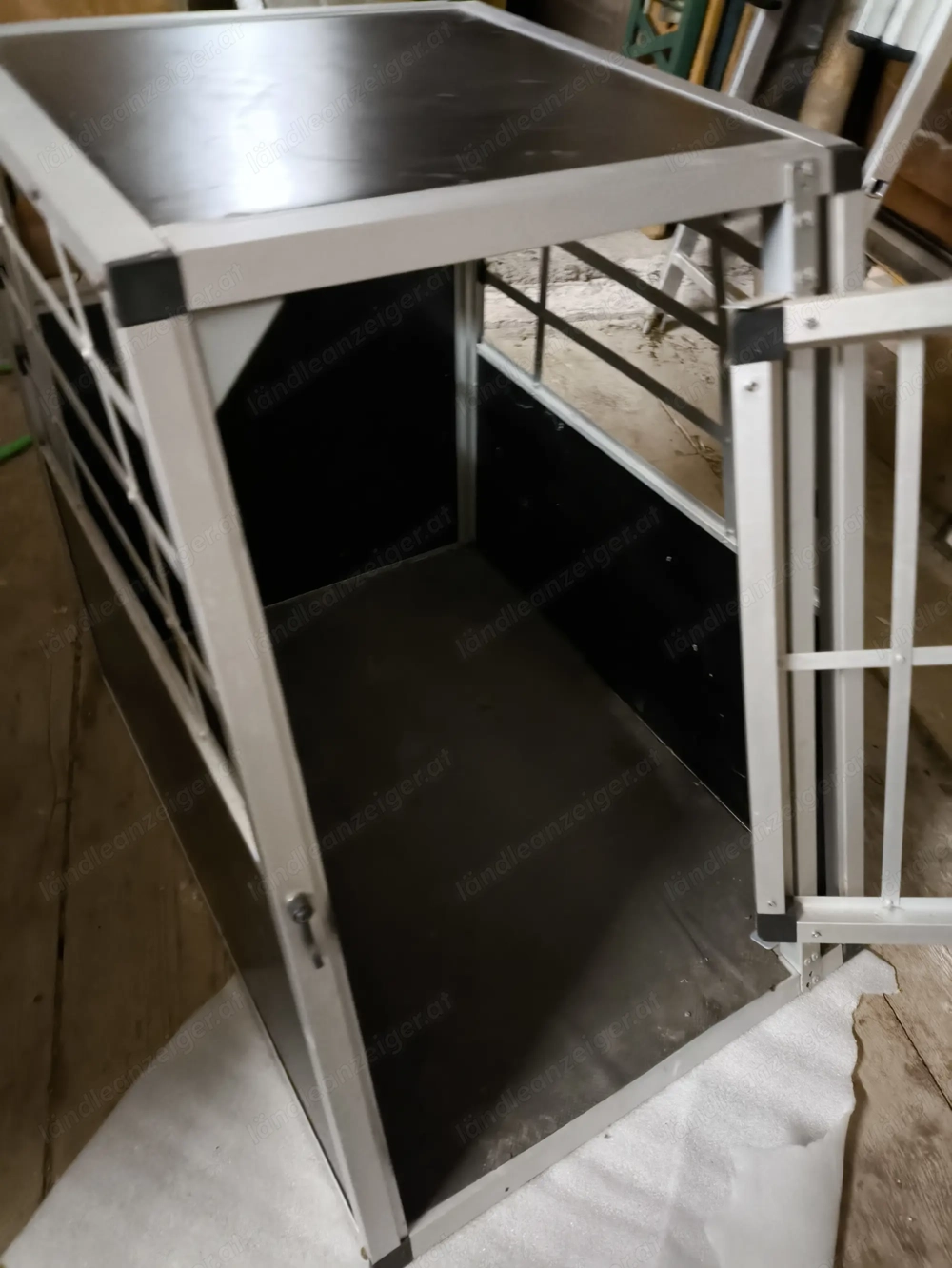 Qualitäts-Hunde-Transportbox, gebraucht 