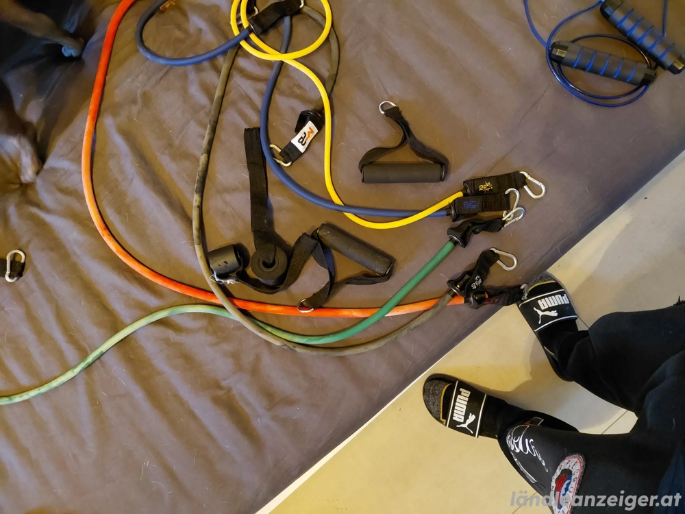 Widerstandbänder mit Griffen und Türanker 