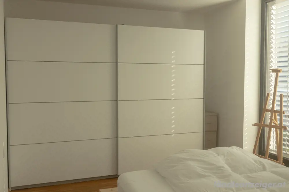 Großer IKEA Kleiderschrank   Top Zustand   mit Kommode inklusive!
