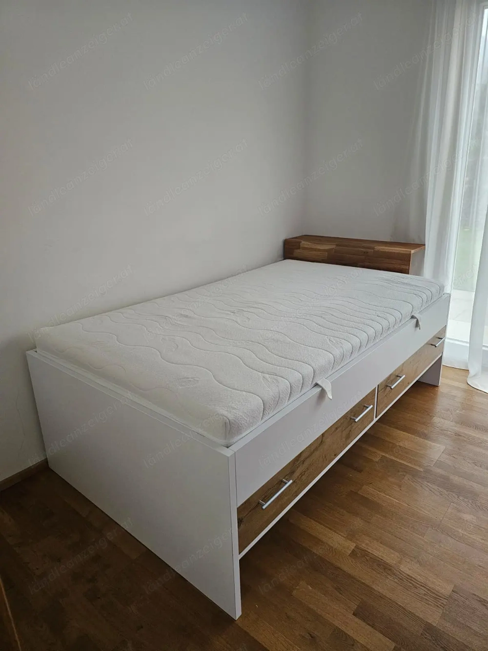 Hochwertiges Jugendbett mit ausziehbarem Gästebett 