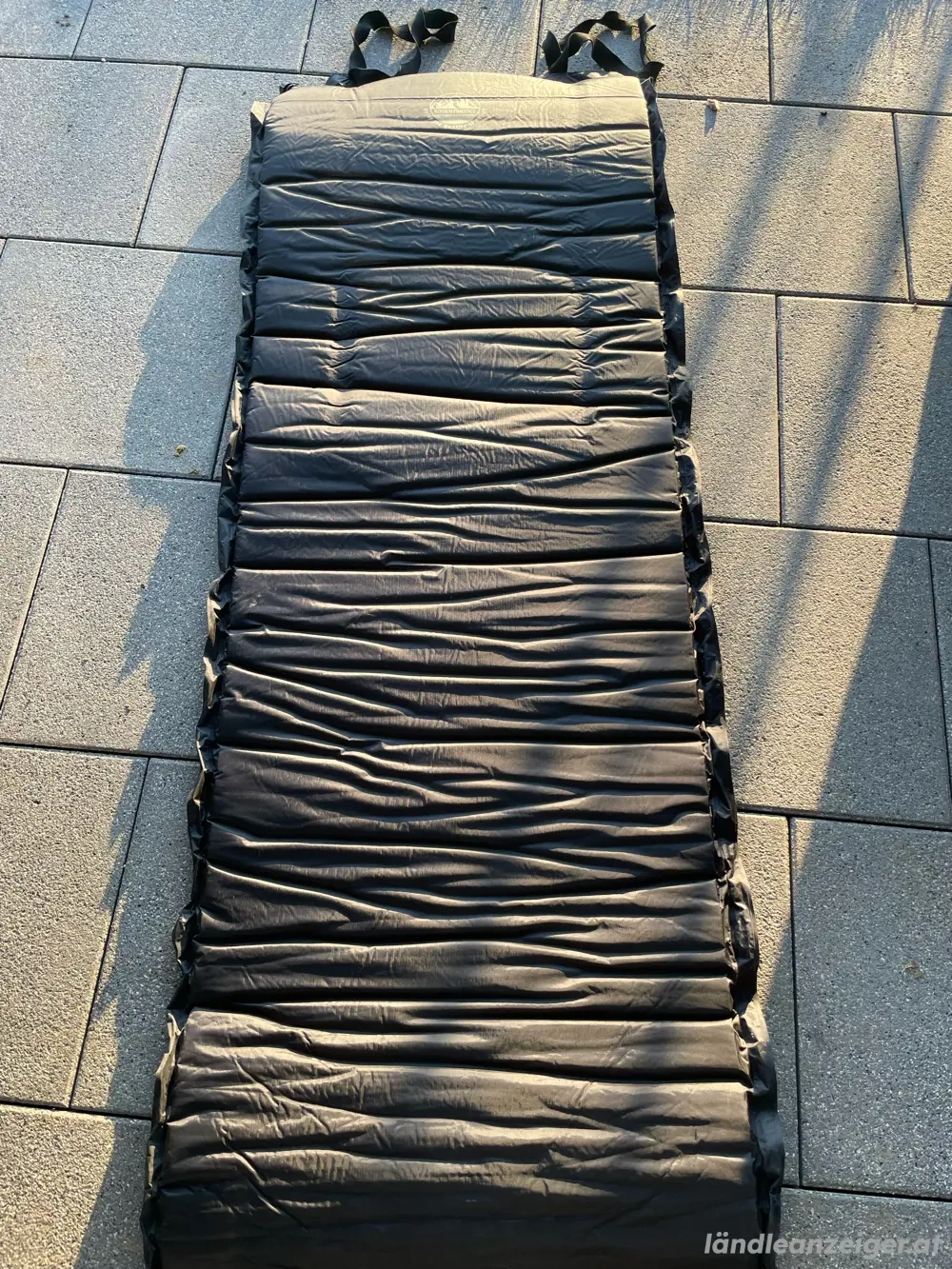 selbstaufblasende Luftmatratze