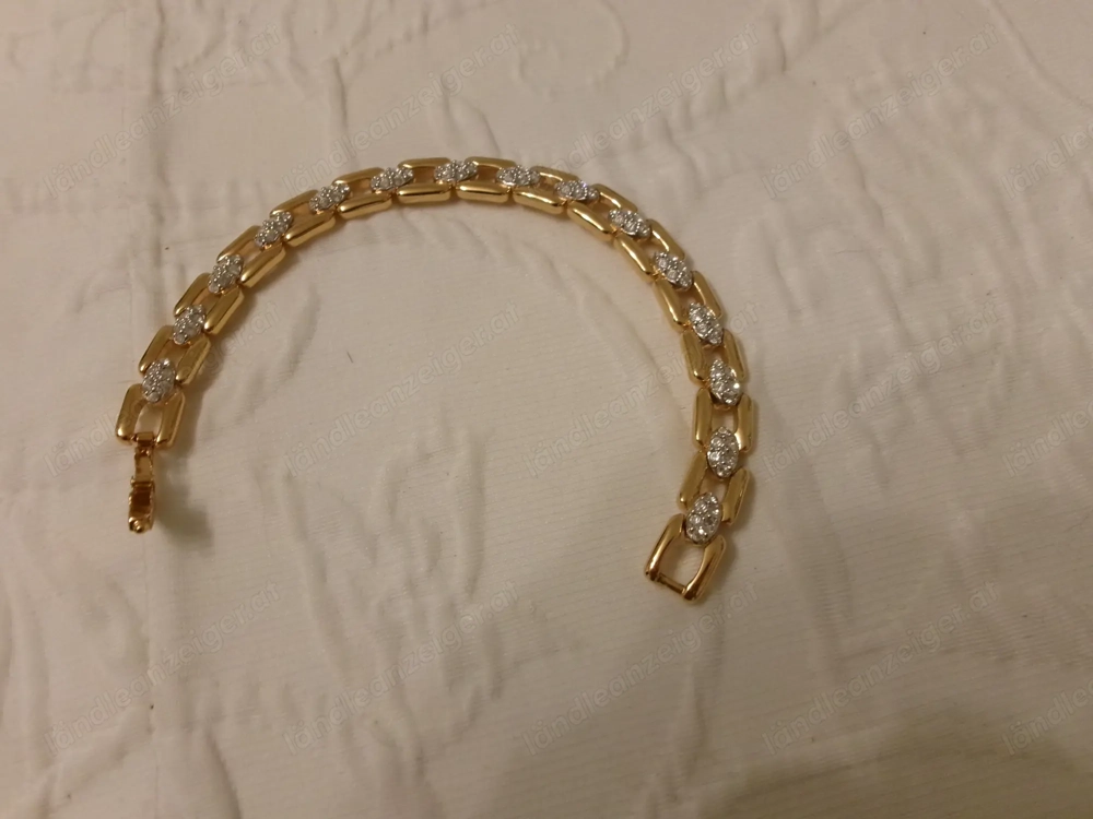 Armband - mit vielen weißen Steinen 