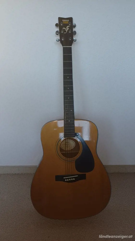 Yamaha Westerngitarre