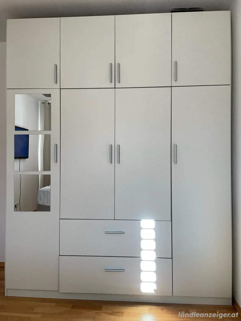 Kleiderschrank