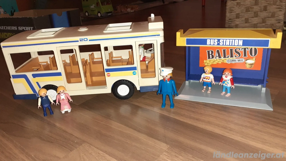 Playmobil Busstation um 20   zu verkaufen