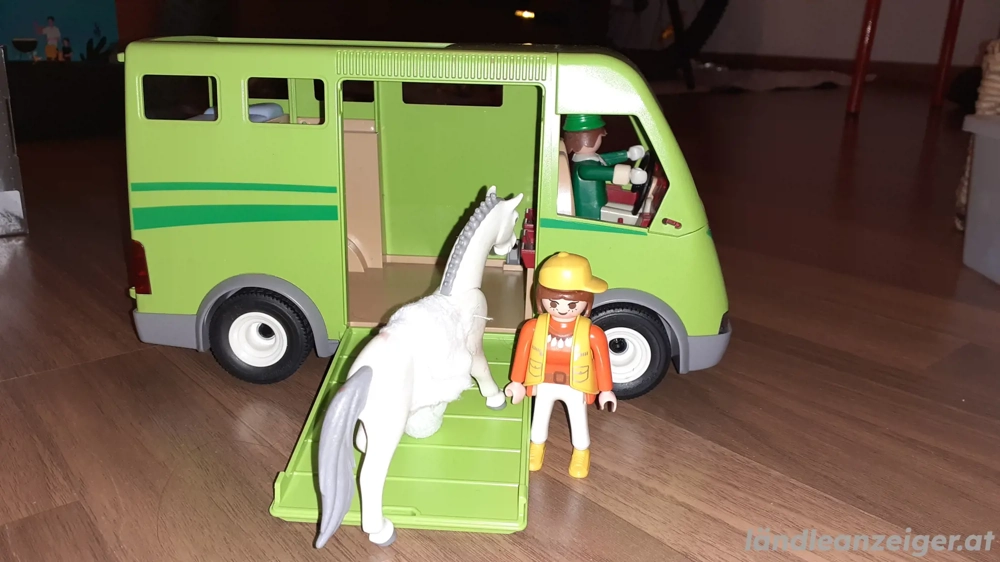 Playmobil Pferdetransporter um 20   zu verkaufen