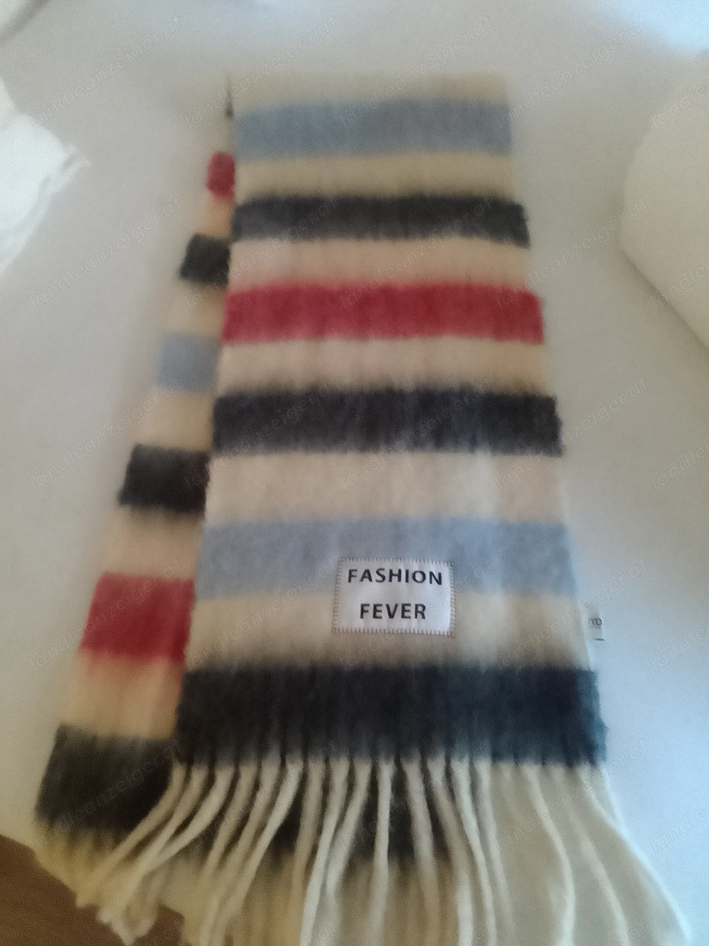 Lässiger weicher breiter Schal neuwertig