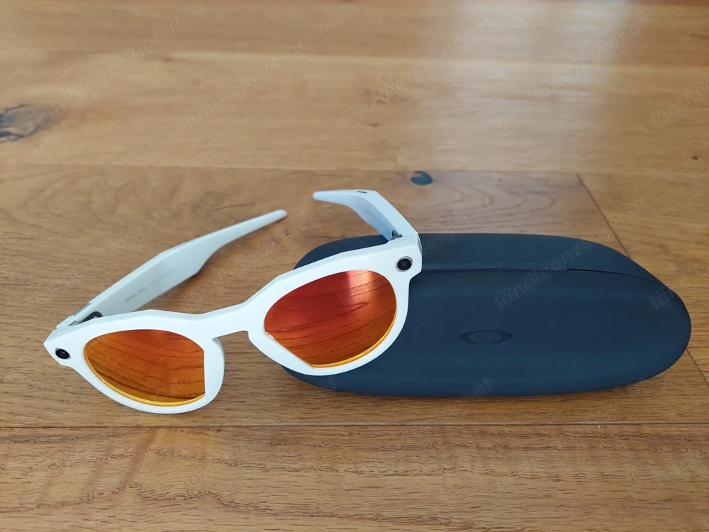 Oakley Meta HSTN AI Glasses