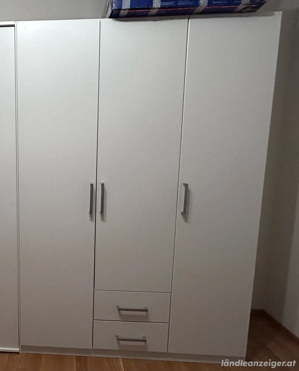 Kleiderschrank