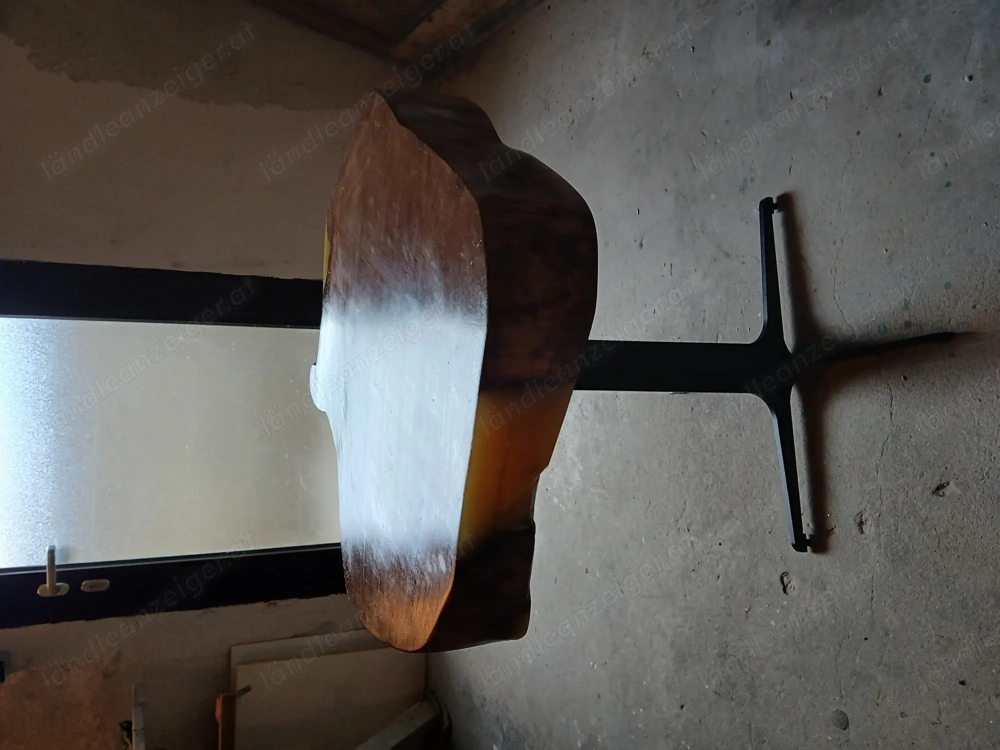 Schöner Kirsch Holz Tisch mit Epoxy verfeinert!!