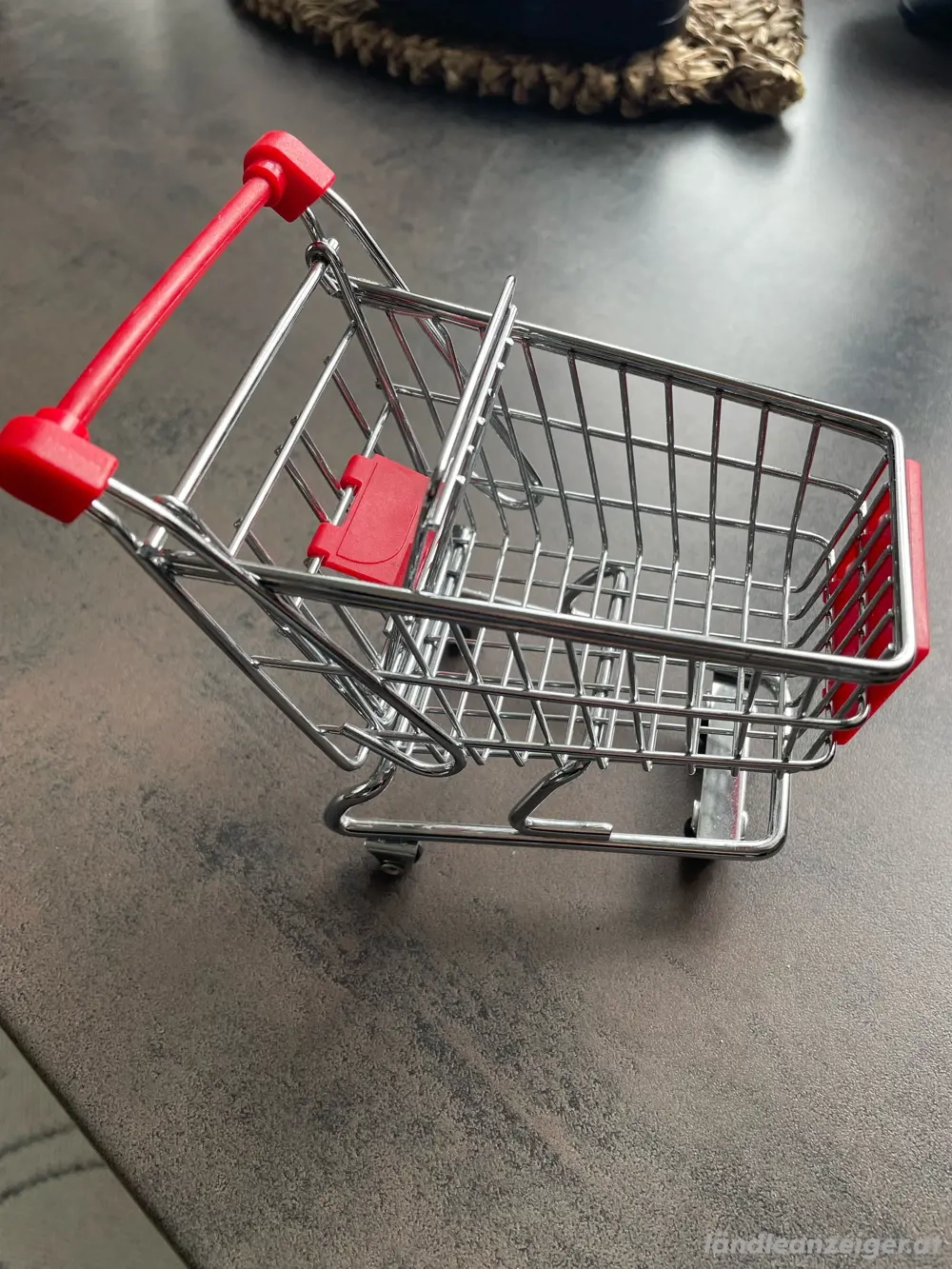 kleiner Einkaufswagen Kaufladen