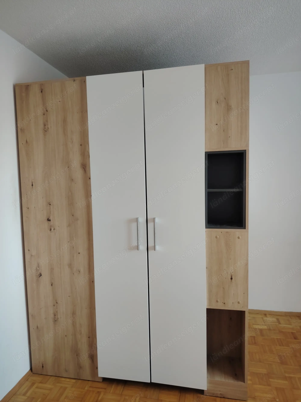 Begehbarer Kleiderkasten