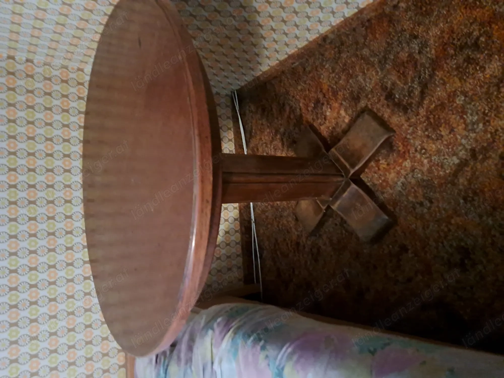 Rustikalen runden Tisch zu verkaufen