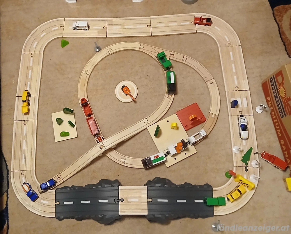 Eisenbahn Holz, umfangreiches Sortiment