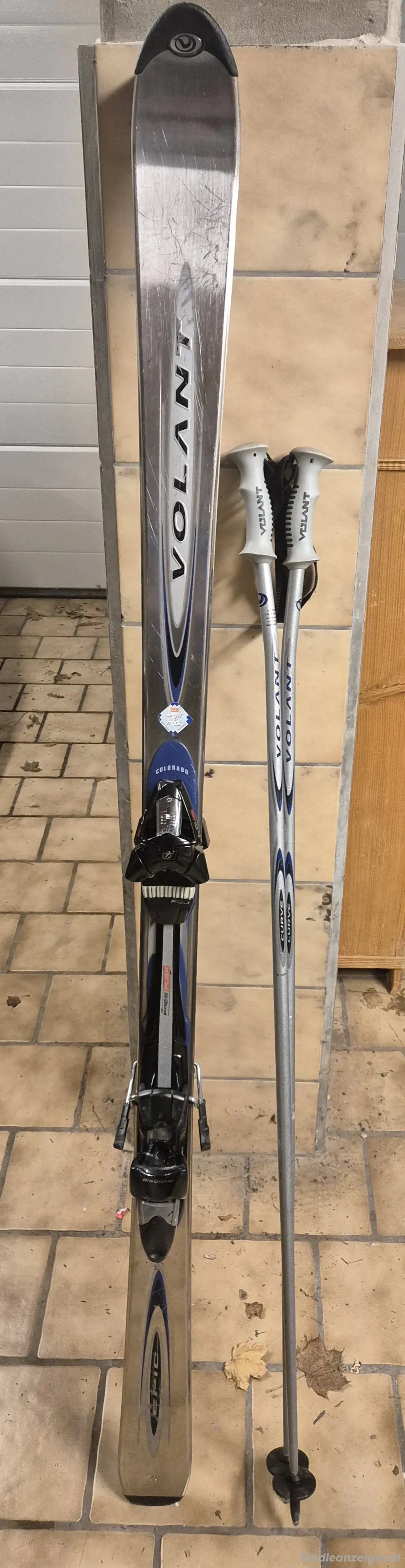 verschenke ski mit bindung und stöcken