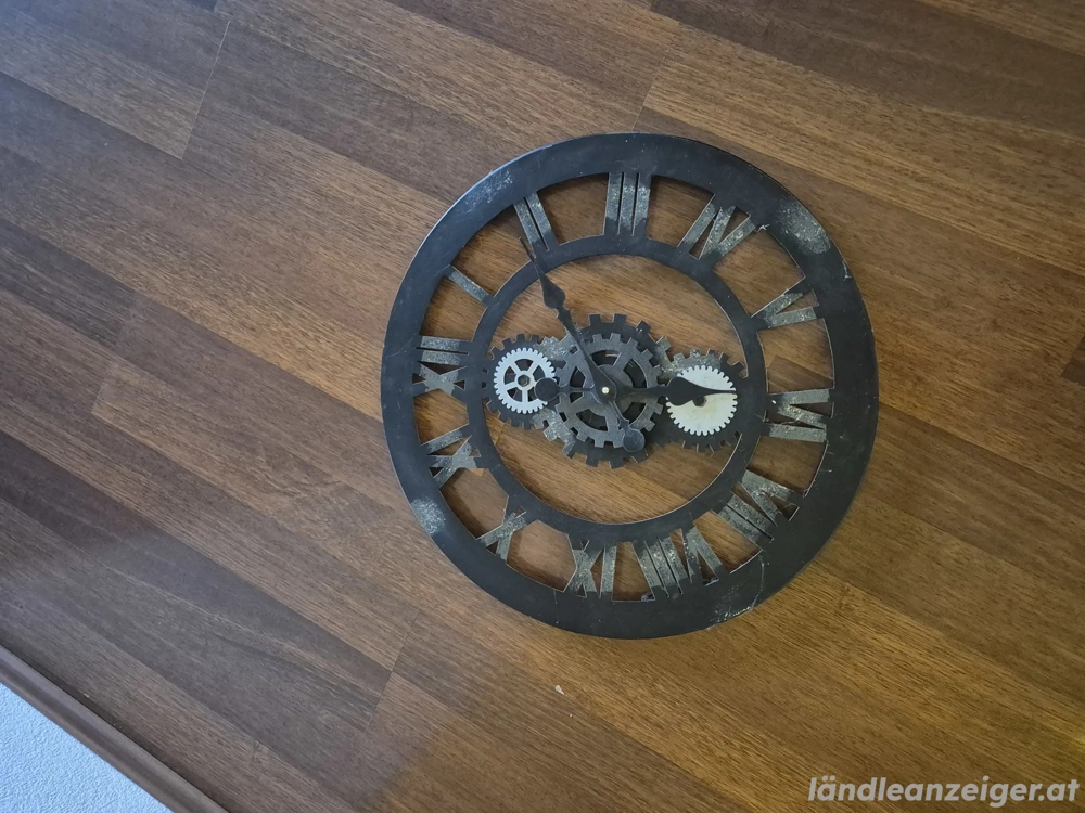 Uhr Metall