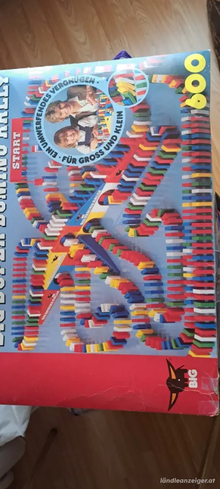 großes Dominospiel 