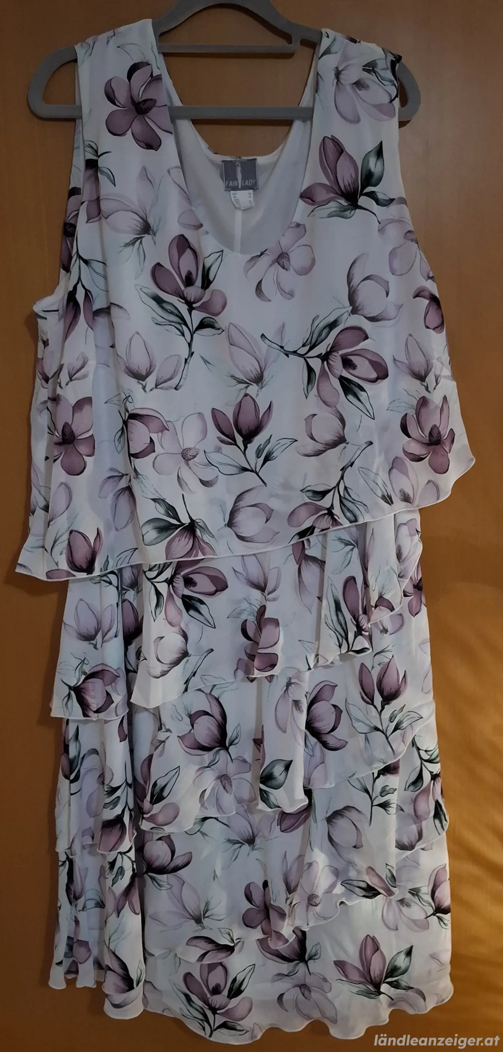 Schönes Midi Stufenkleid Größe 52