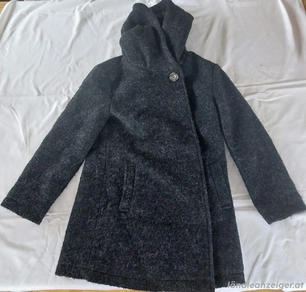 grauer Mantel Gr. 146