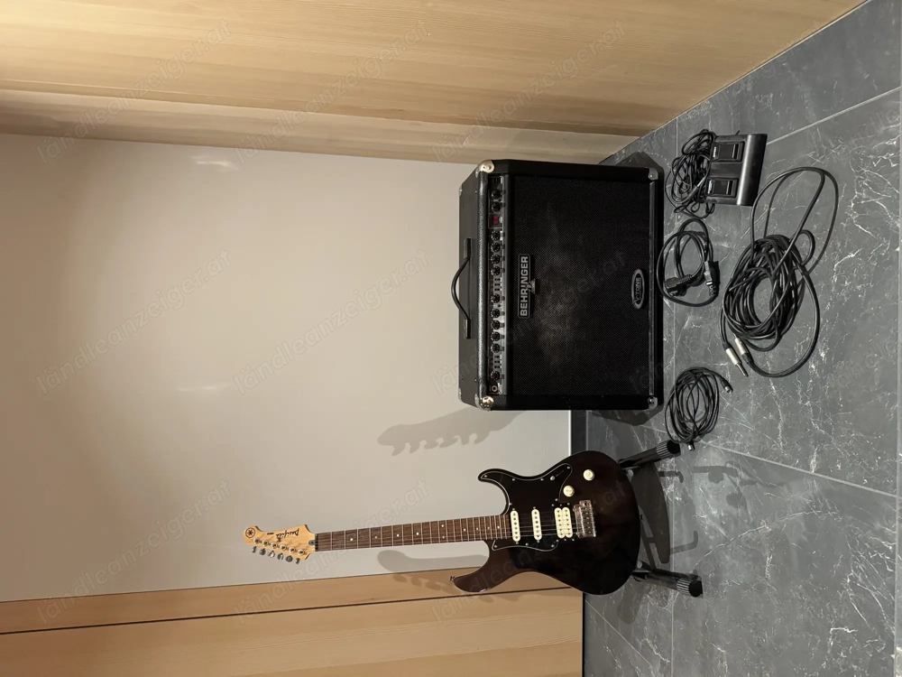 E-Gitarren-Komplettset Yamaha Pacifica 412VTBL & Behringer GMX210 Verstärker inkl. Tasche!