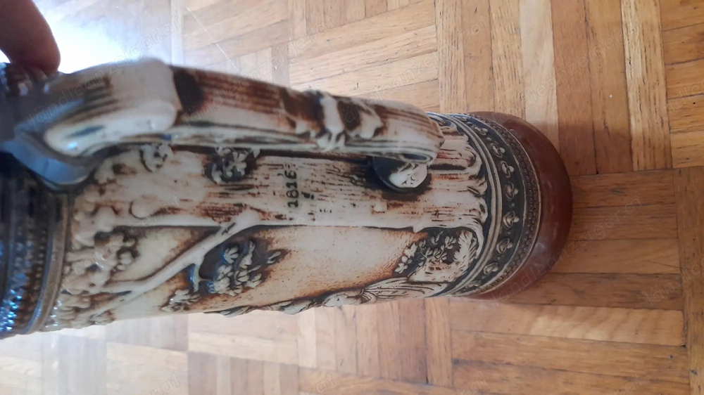 Zwei schöne Bierkrüge