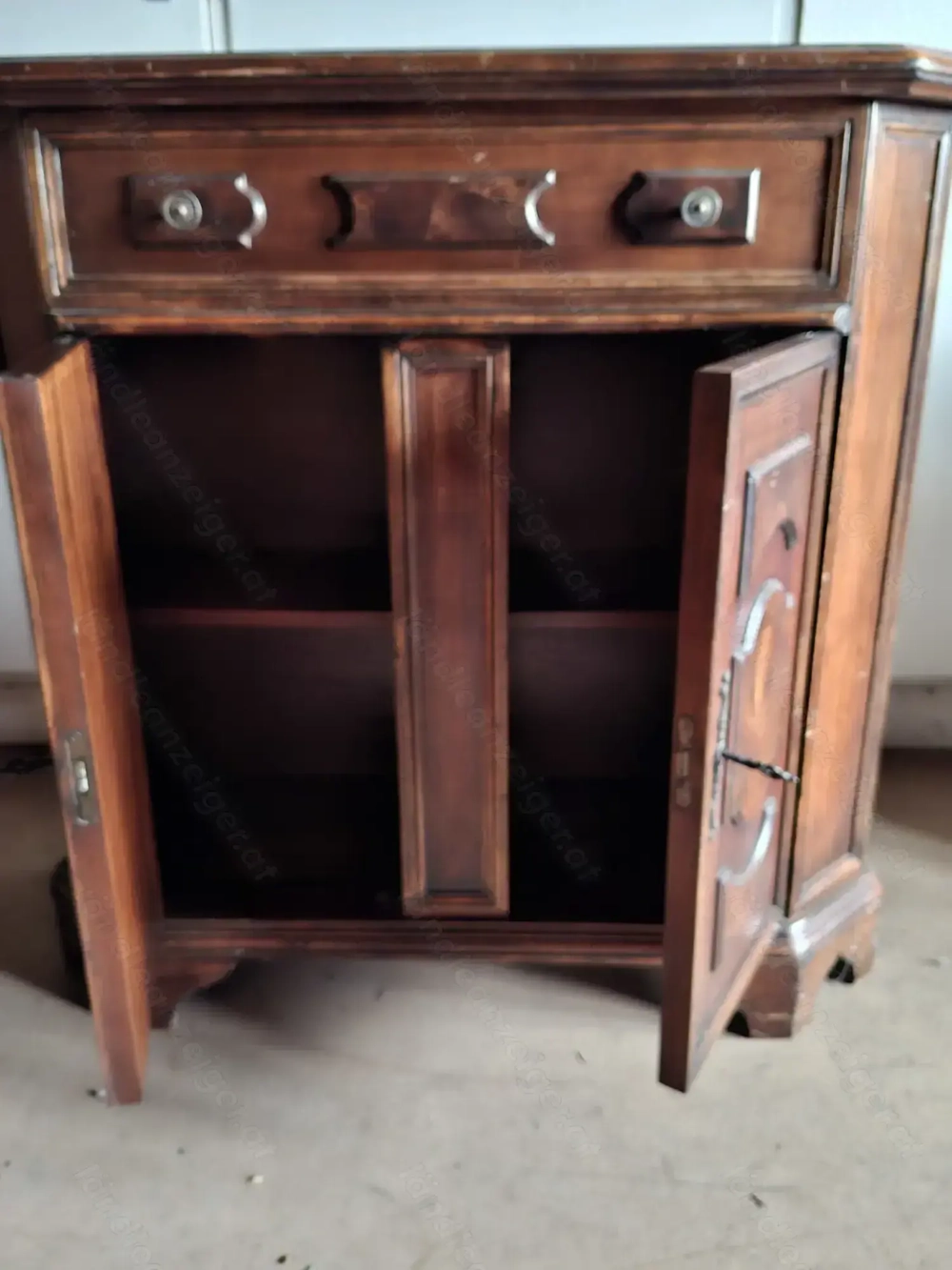 Schränkchen im Landhausstil 