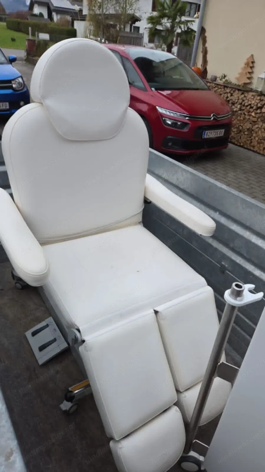 Kosmetikstuhl in weiß 