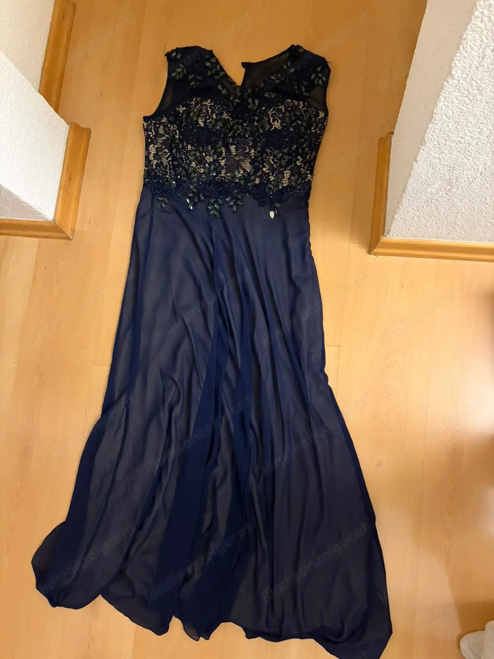 Ballkleider und Schuhe neu