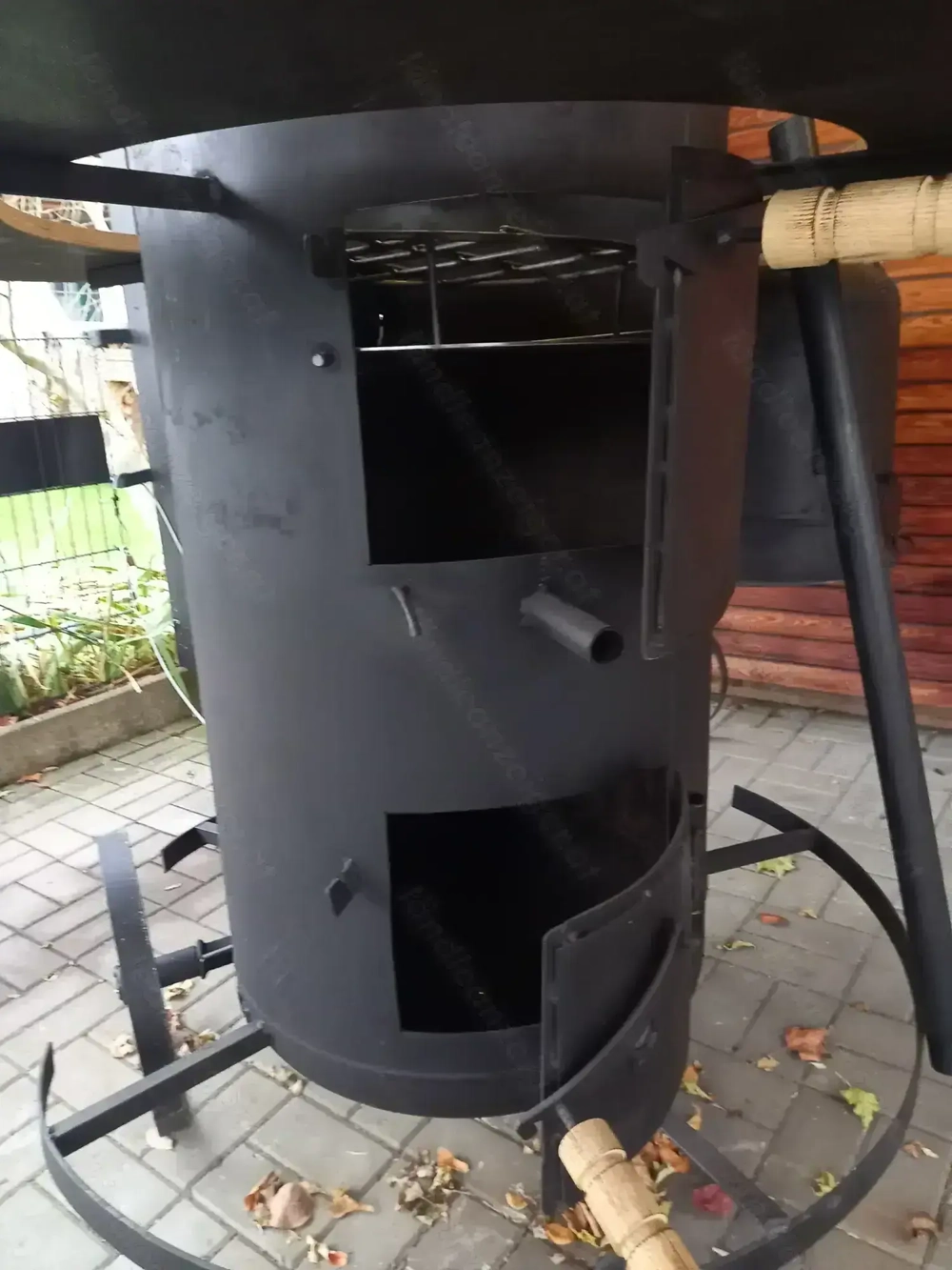 Stehofen mit integriertem Grill