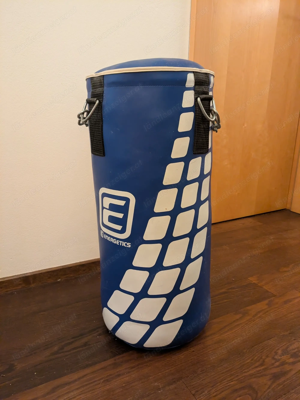 Boxsack 18 kg  blau  mit Kette zum Aufhängen