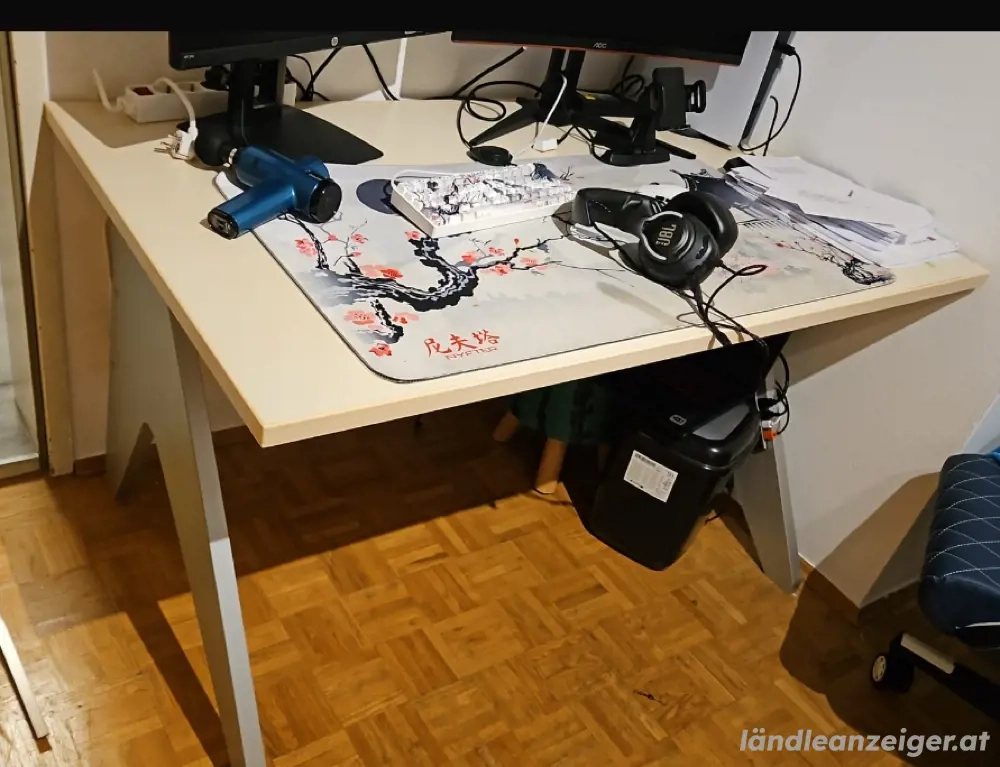 Schreibtisch massives Holz