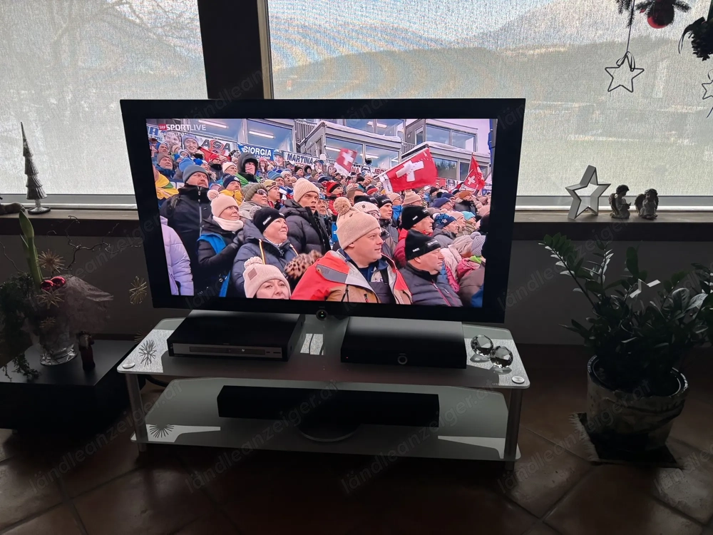 VERKAUFE " LOEWE TV " ANLAGE 52" mit 4 Standboxen + Center Speaker + Sub Woofer +++