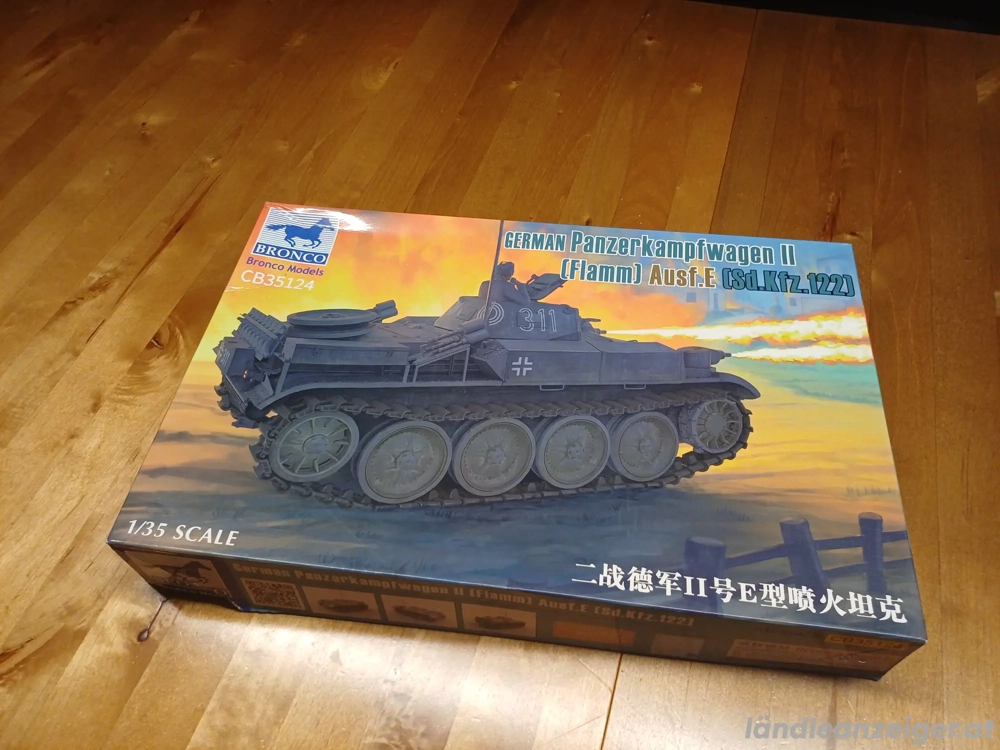 Bronco PzkpfW II Ausf E Flamm in 1:35