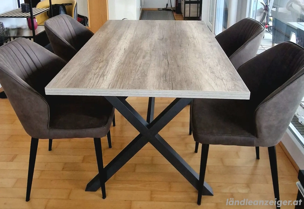 Esstisch mit Stühlen 