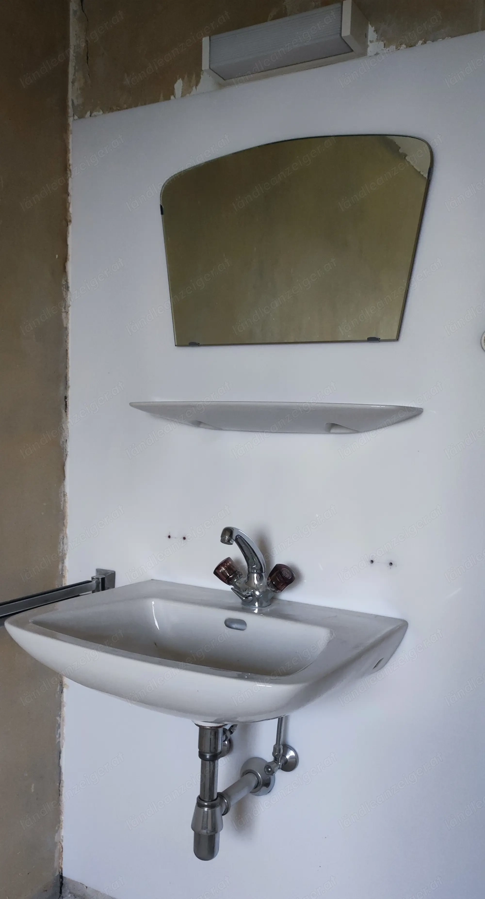 Waschbecken, Ablage, Spiegel