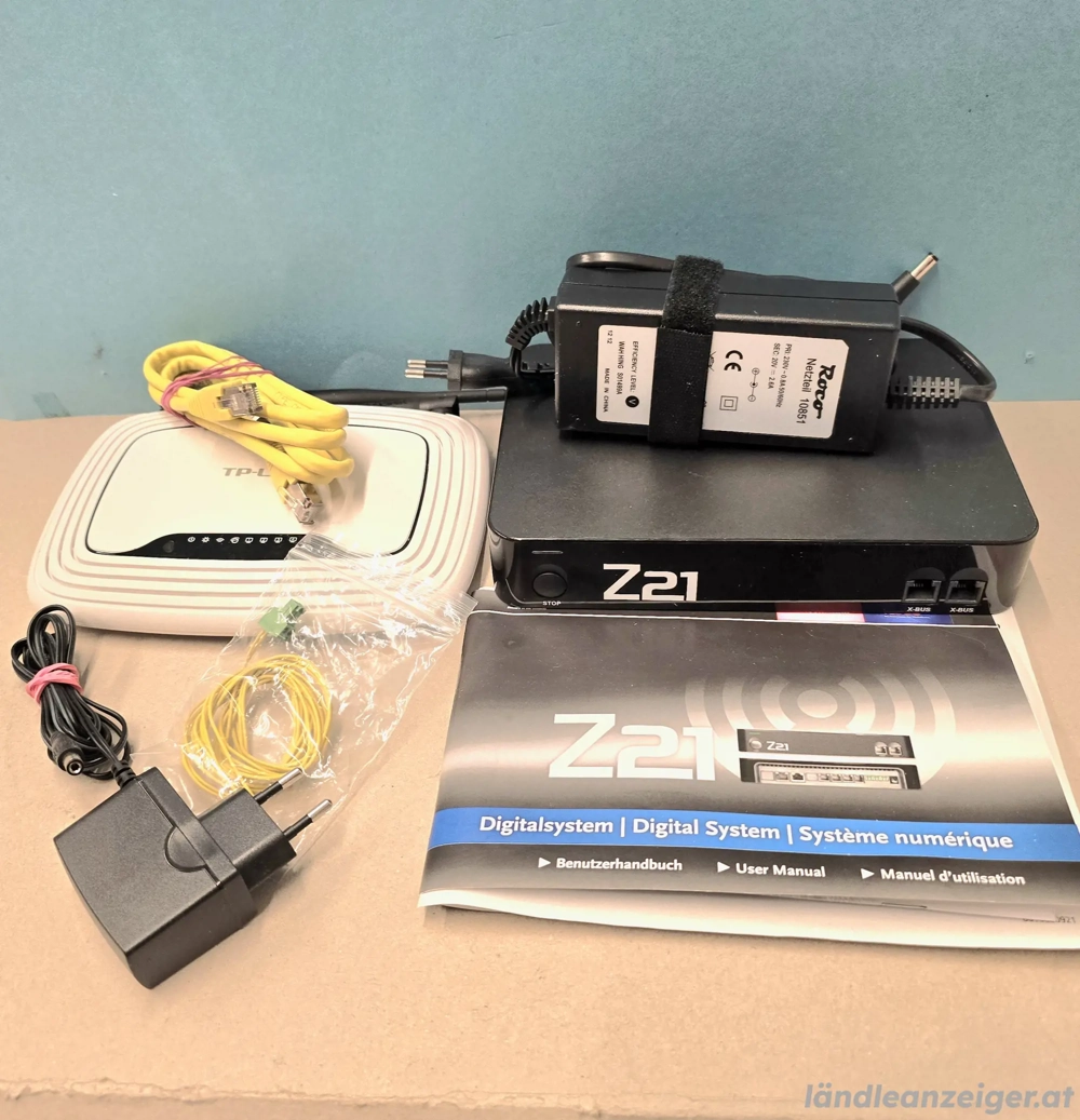 Roco   Fleischmann 10820 Digitalzentrale Z21 schwarz mit Router