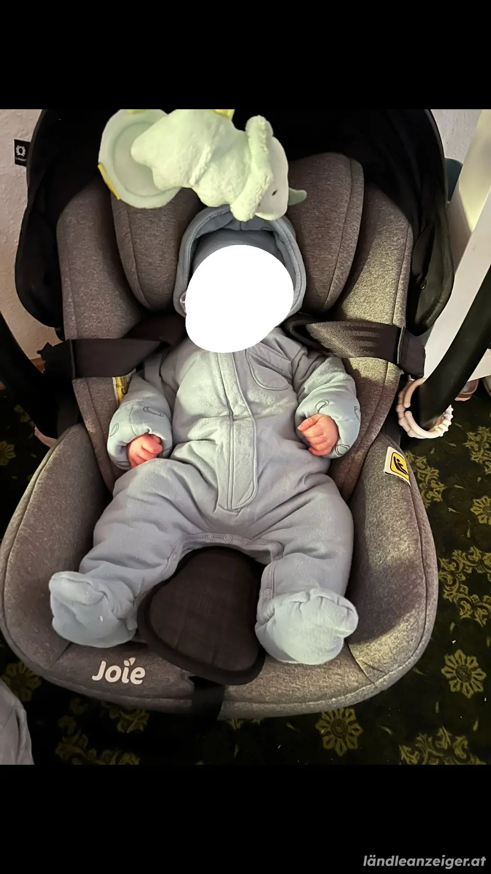 Babyschale mit Isofixstation