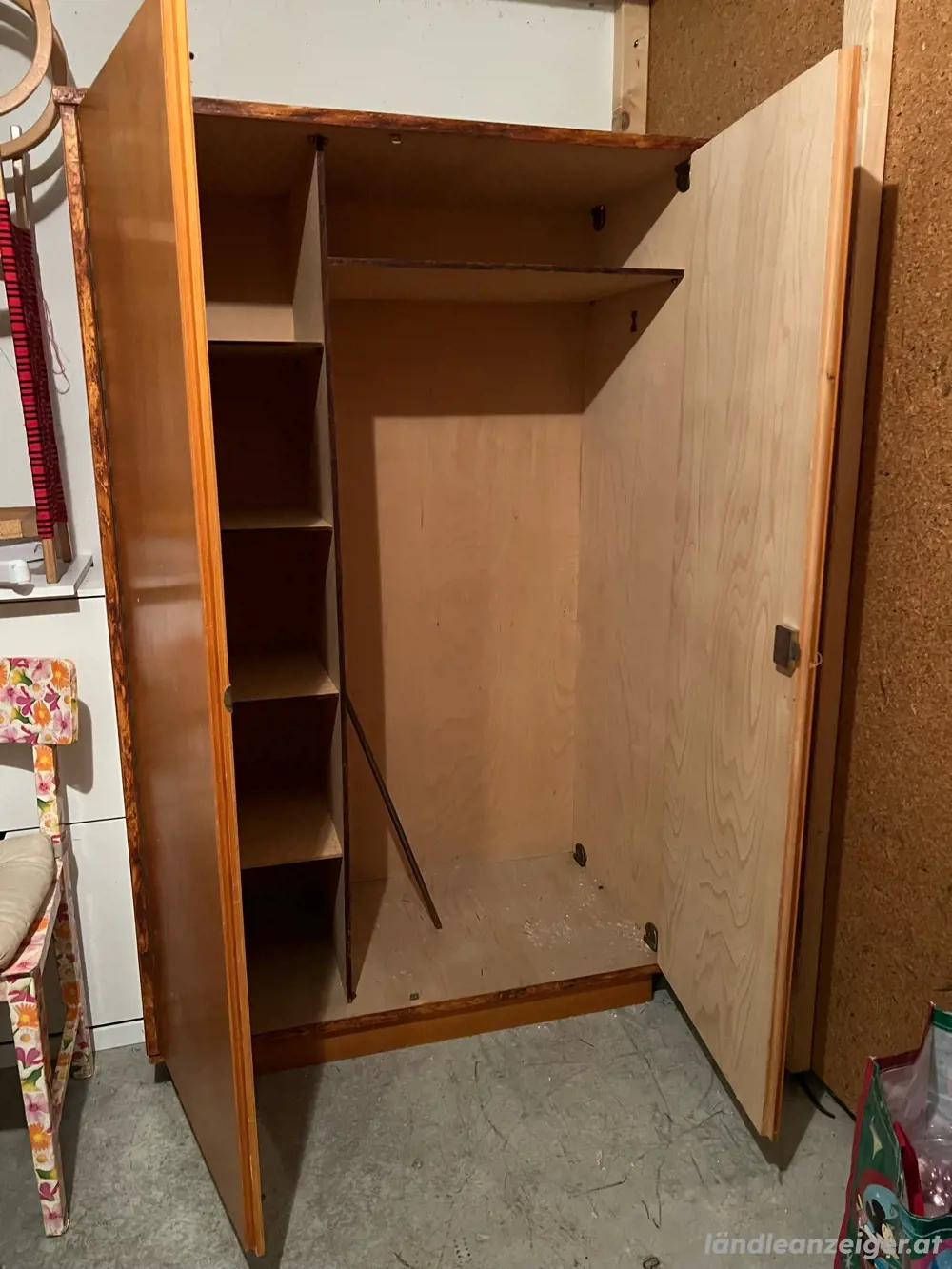 Kleiderschrank, Schrank, Keller