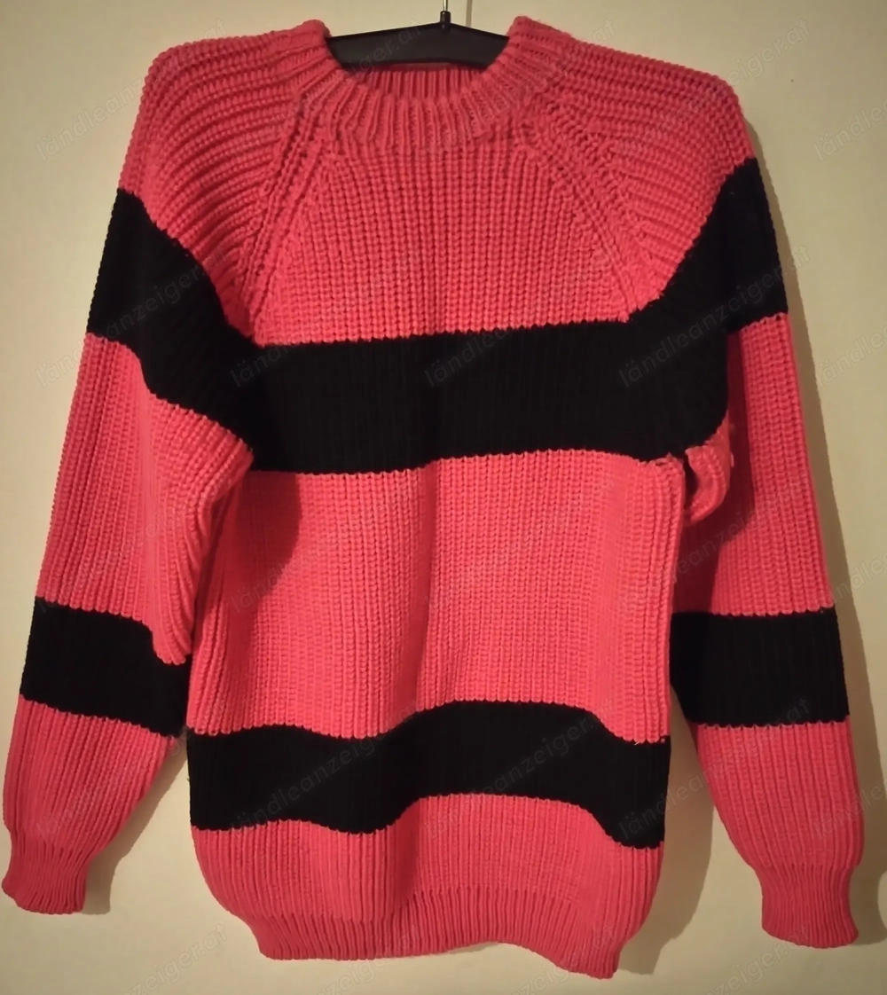 Handgestrickter Pullover, ungetragen