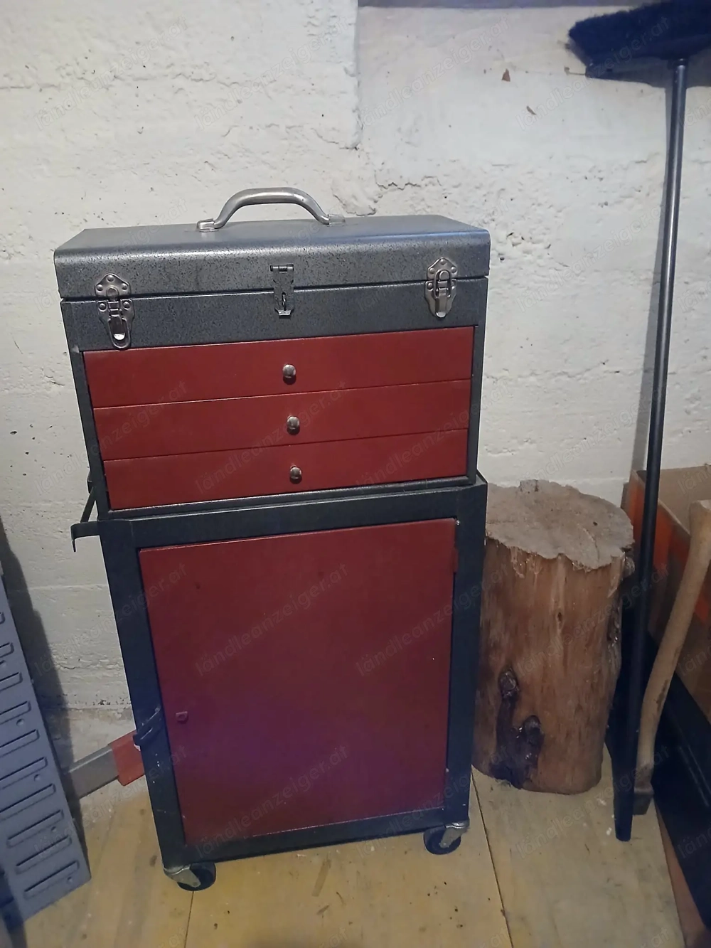 Werkzeugwagen mit aufsetzbarem Werkzeugkoffer - sehr guter Zustand