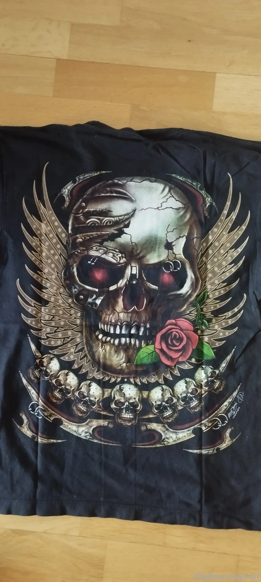 T-Shirt mit Totenkopf 