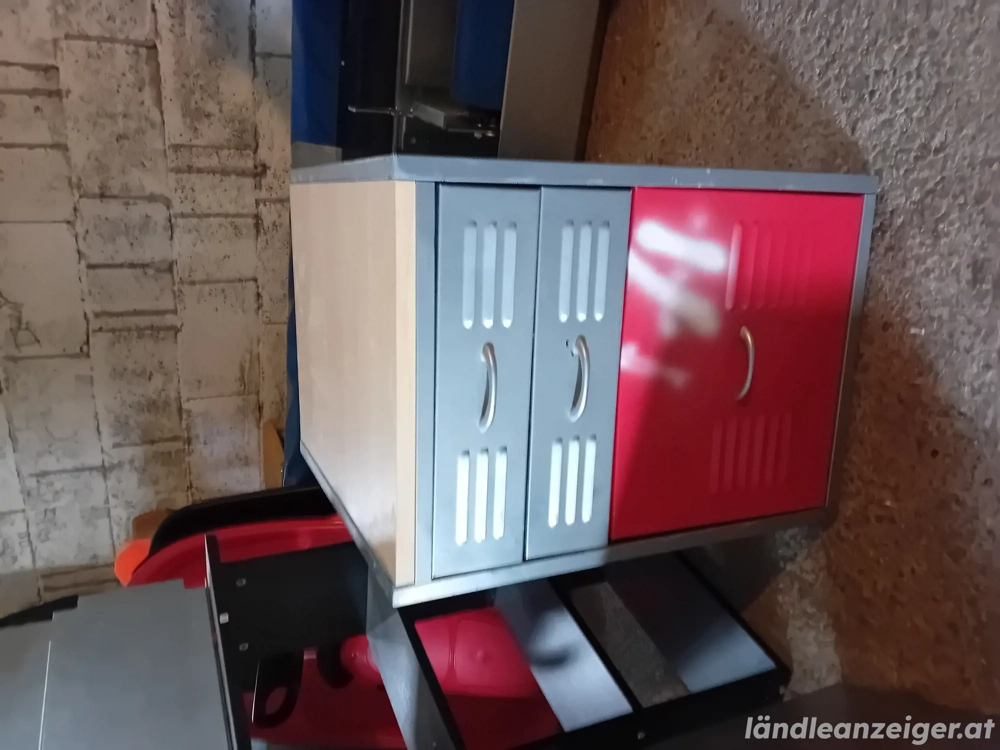 Kinderzimmermöbel oder Werkstatt Keller