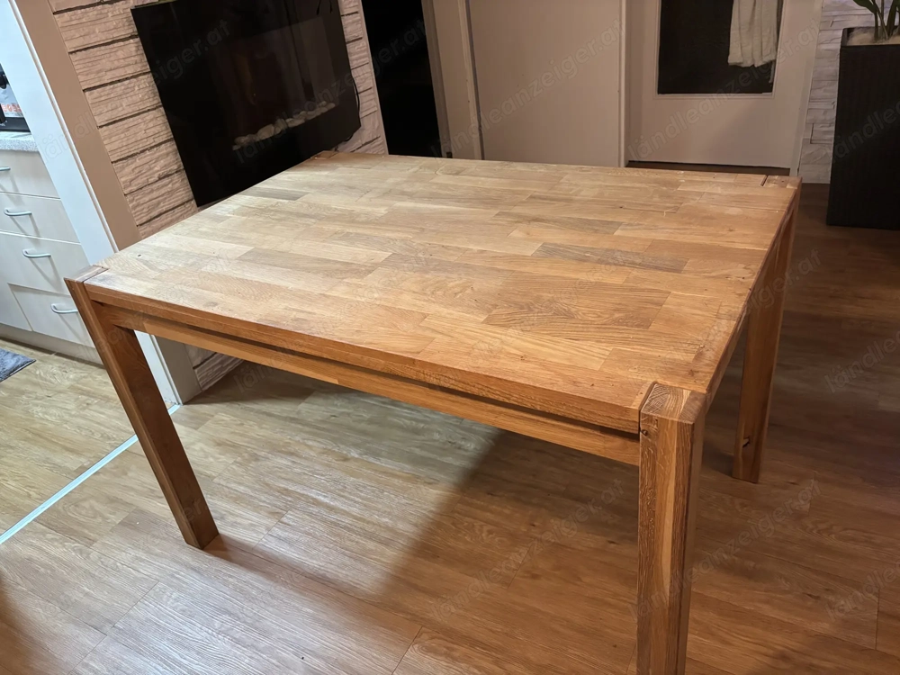 Esstisch in Holz