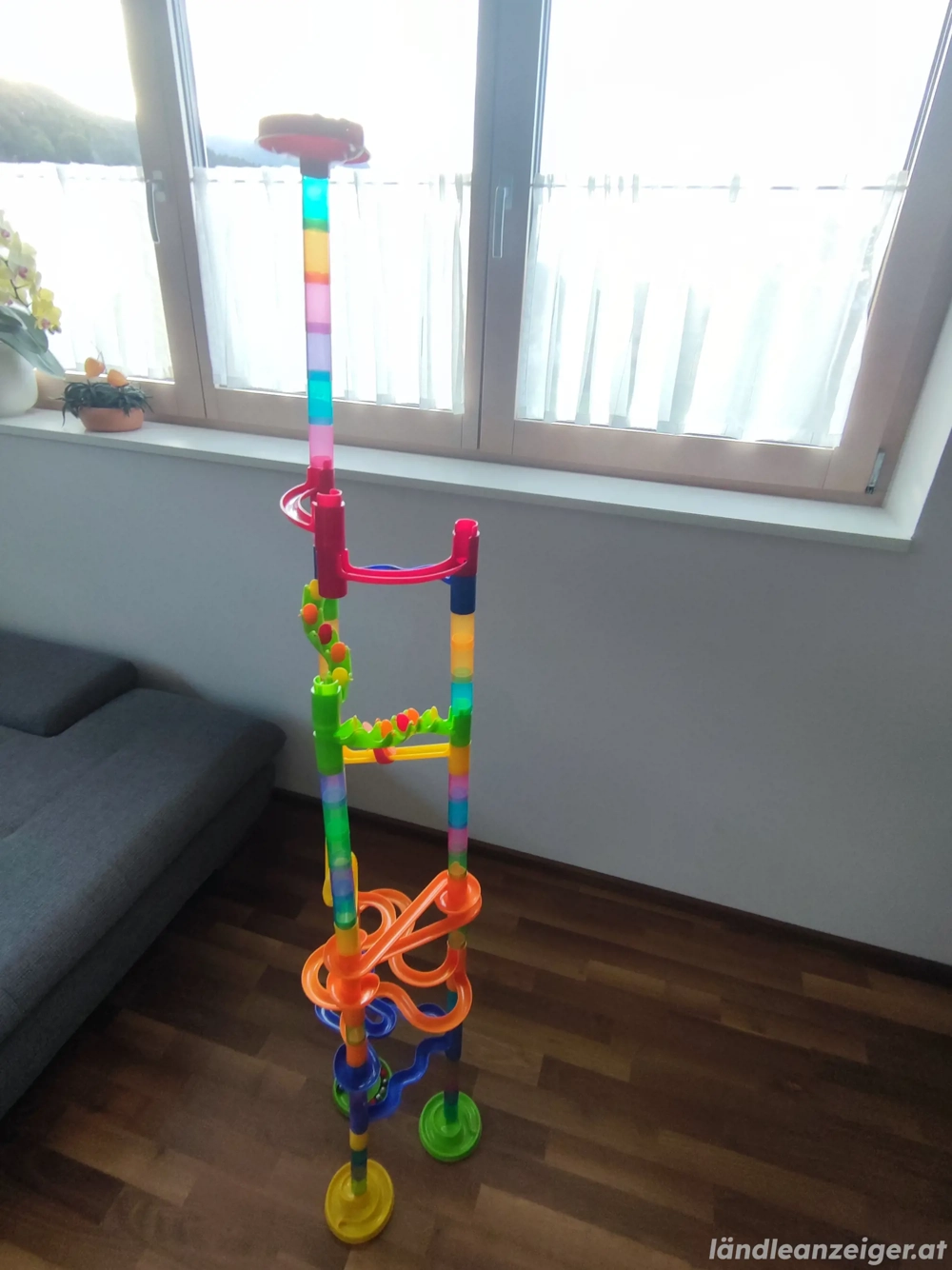 Kugelbahn mit Kugeln 